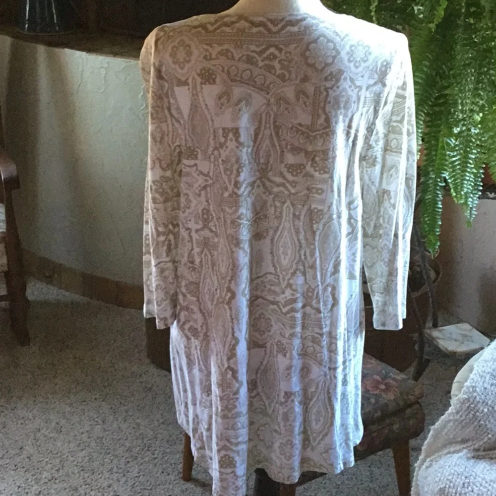 NWOT Chico’s Embroidered Top - Picture 4 of 6